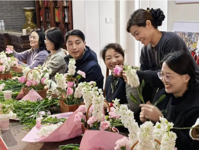 淮安市侨界举办“花开向党 侨韵留香”主题活动