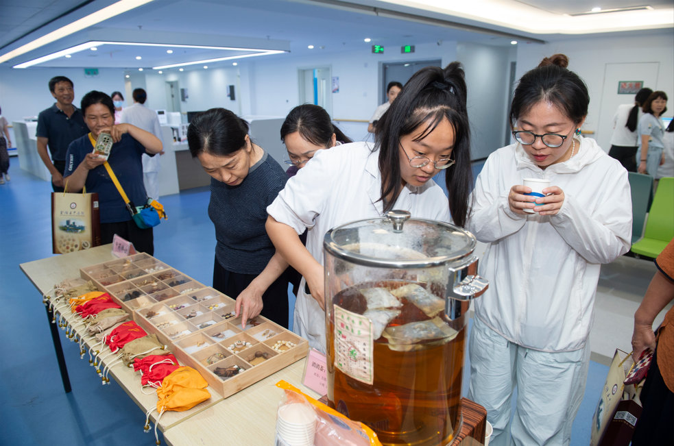 岐黄润侨心 健康助同心
——金湖县侨联举办中医惠侨主题...